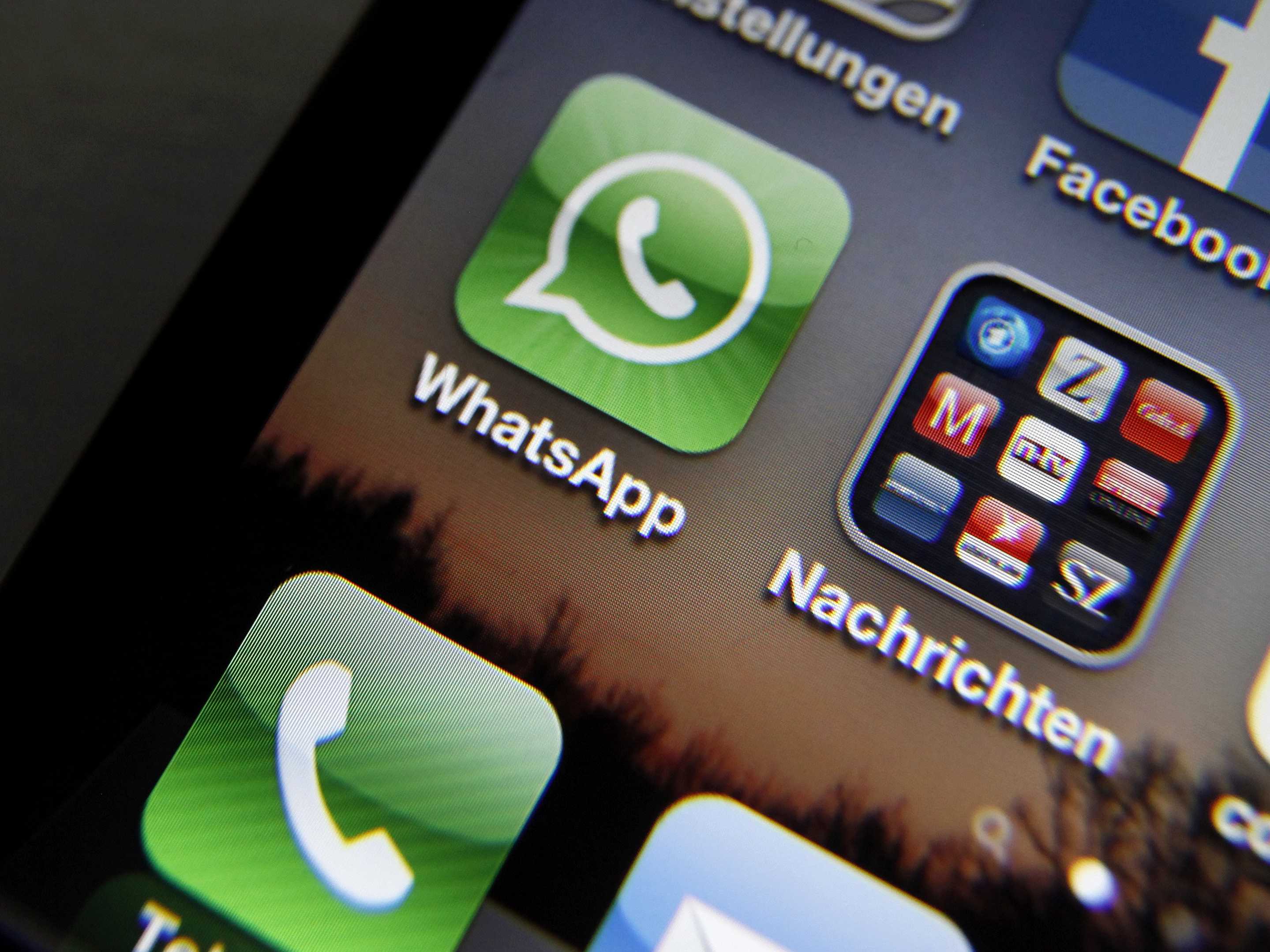 texting-app-whatsapp-now-has-400-million-people-using-it-every-month-making-it-bigger-than-twitter